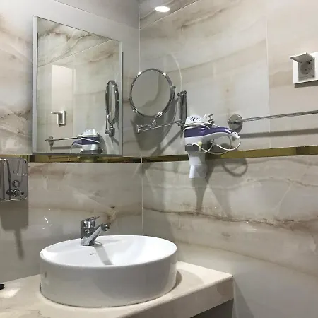 Tuemay Hotell