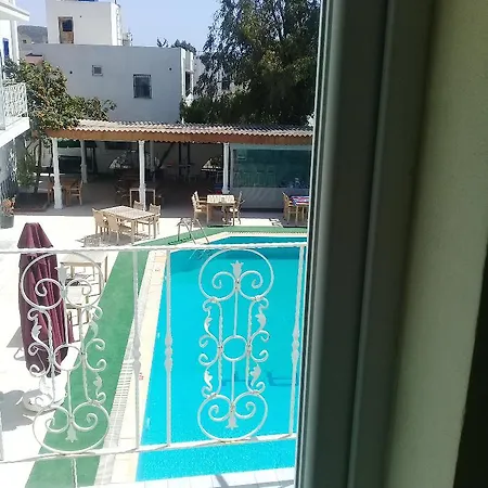 Tuemay Hotell