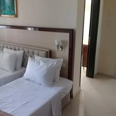 Hotell Tuemay 4*